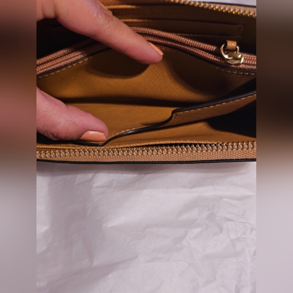 Michael Kors Jet Set Travel Large Saffiano Leather Wallet - Picture 7 of 16